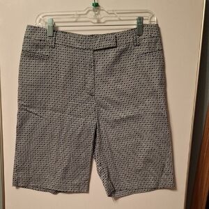 Women's Black & Whiite Geometric Patterned Bermuda Walking Shorts